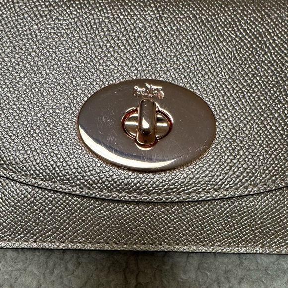 NWT Metallic Rose Gold Coach Wallet/Crossbody Purse - Picture 3 of 9